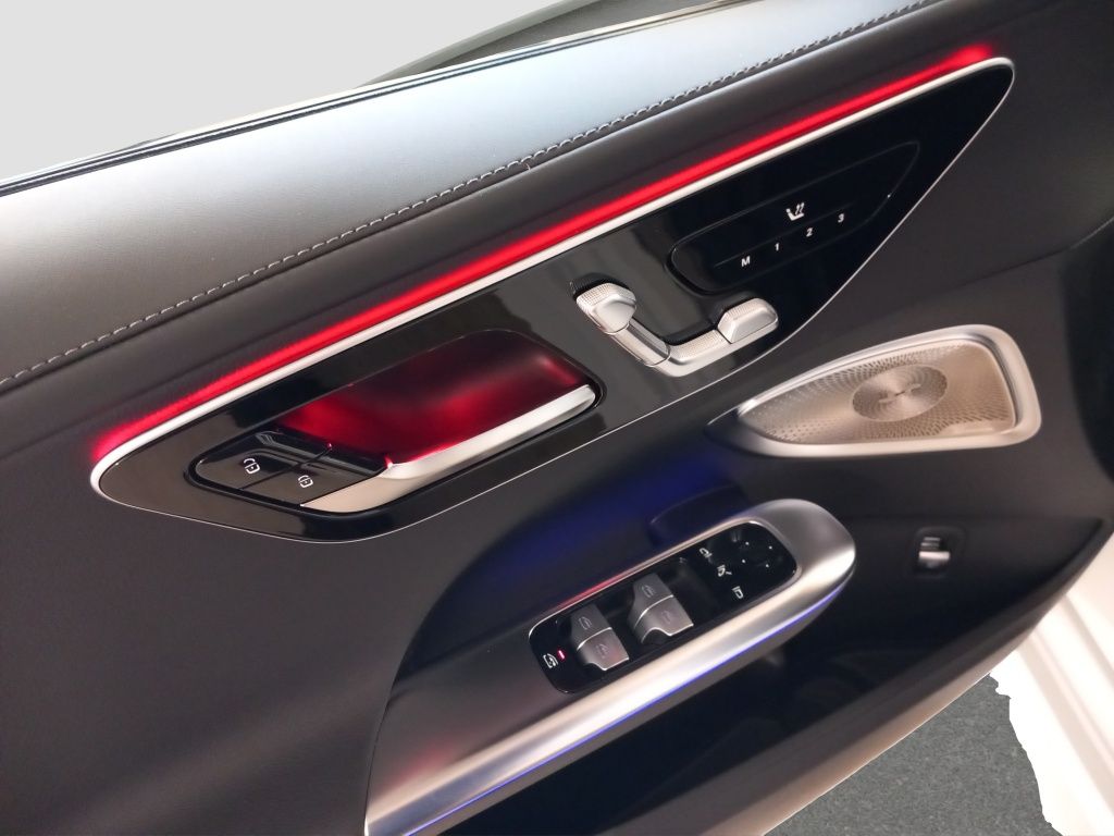 Fahrzeugabbildung Mercedes-Benz C 300 de T-Modell mit EQ Hybrid Technologie AHK