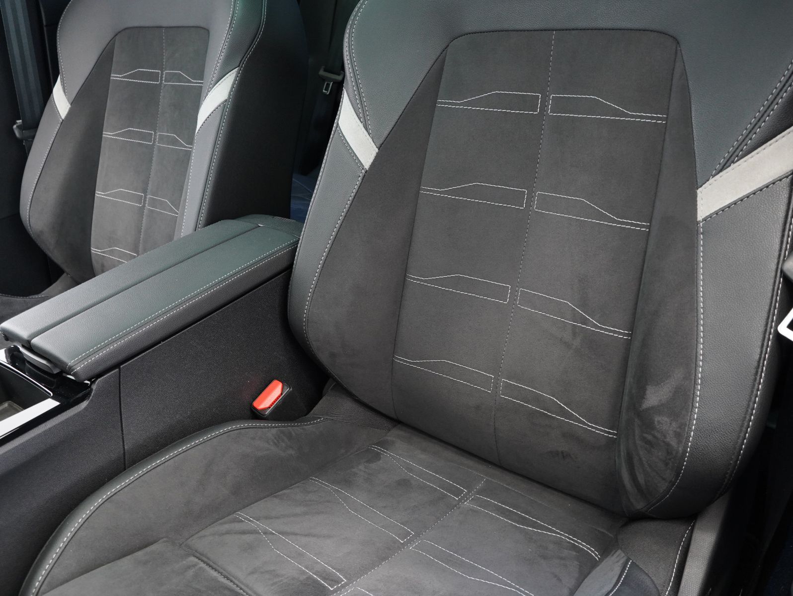 Fahrzeugabbildung Opel Astra L Lim. 5-trg. Ultimate INTELLILUX/PANORAMA