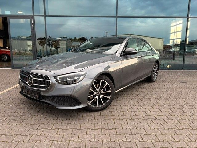 Image of Mercedes-Benz E 220
