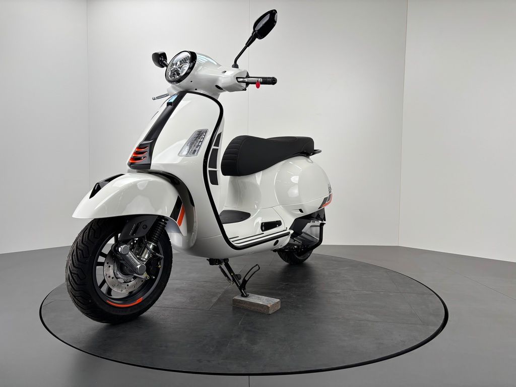 Fahrzeugabbildung Vespa GTS 310 SuperSport E5+ *NEUFAHRZEUG
