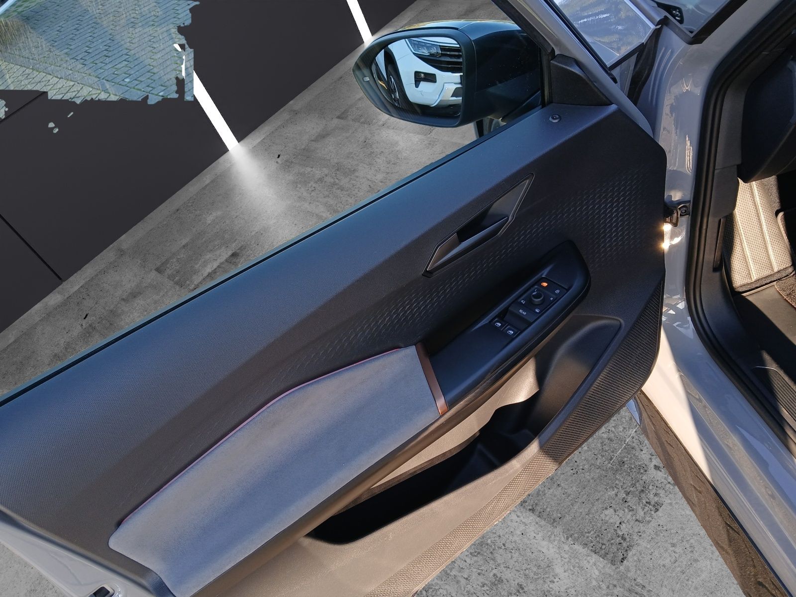 Fahrzeugabbildung CUPRA Born LED Navi Pano ACC RFK 18"