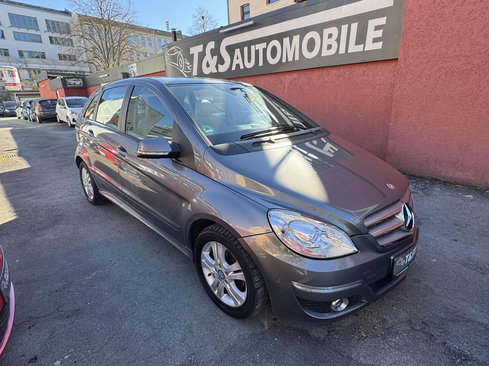Mercedes-Benz B 150 - Tüv   Service Neu -
