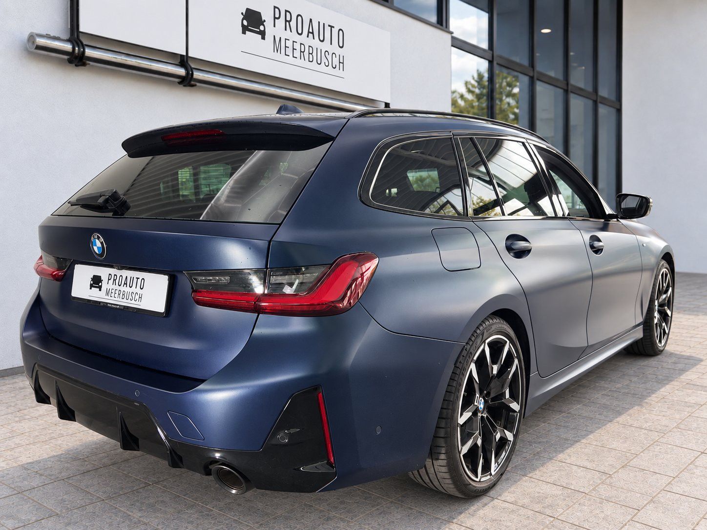 BMW 320d xDrive M Sport PRO AHK/MMRY/PANO/HUD/360°/1 imagem 3
