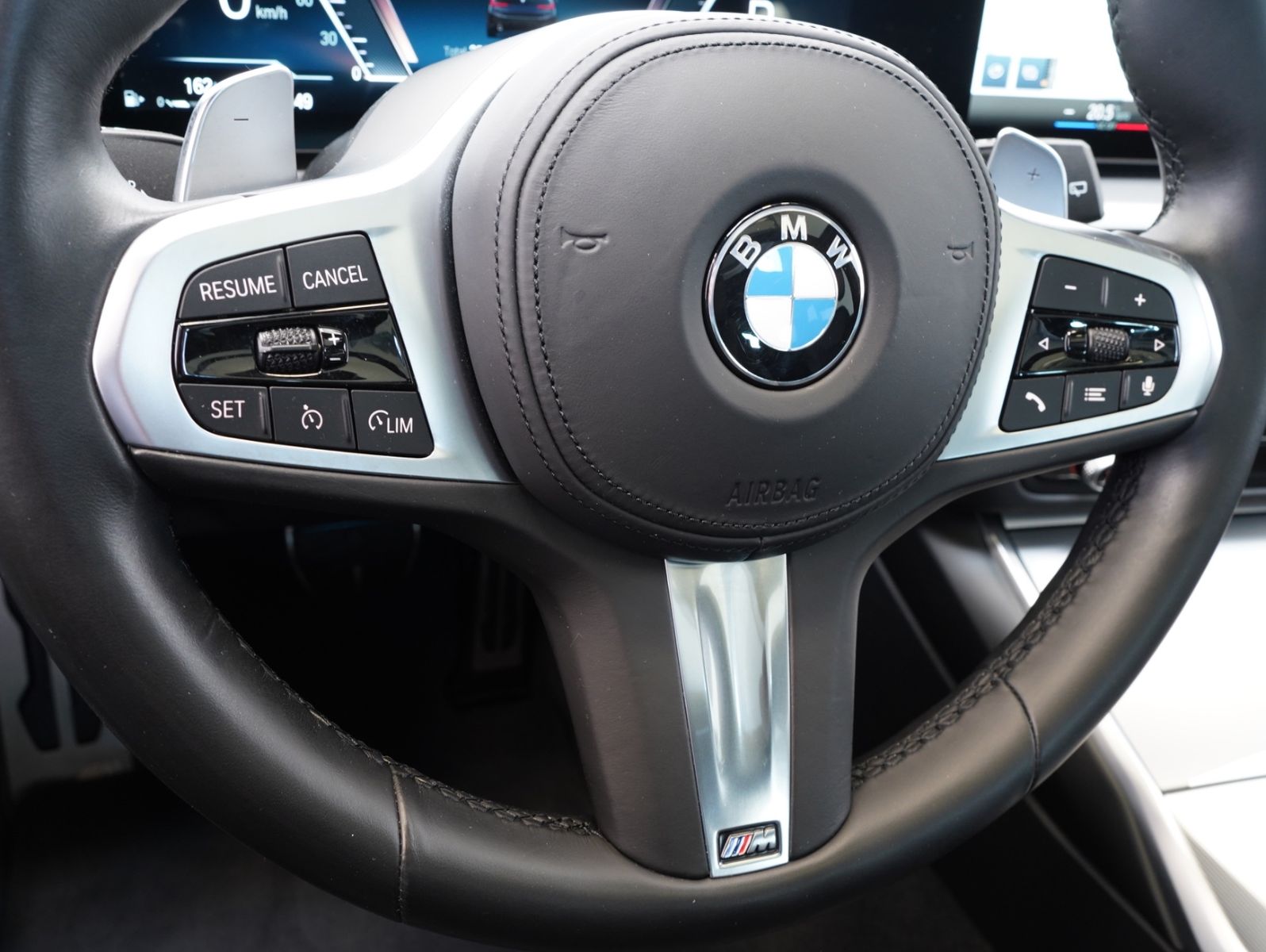 Fahrzeugabbildung BMW 320 i Touring M Sport SHADOW/WIDE/HEADUP/PANO