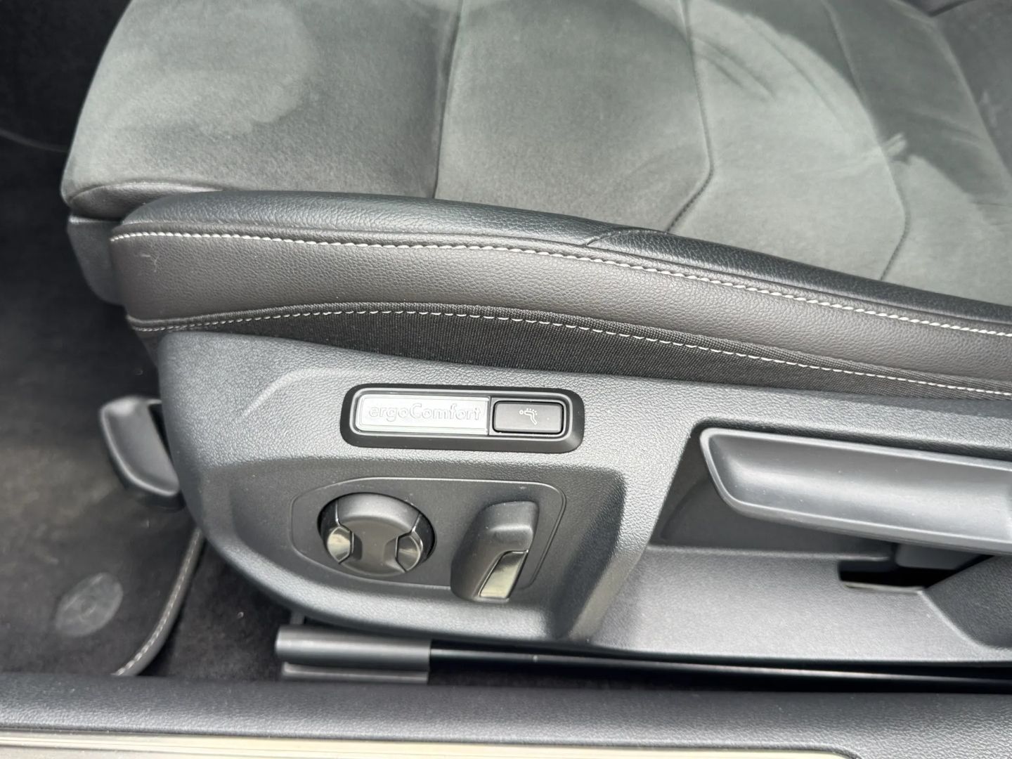 Arteon Shooting Brake 2.0 TDI DSG R-LINE *NAVI*