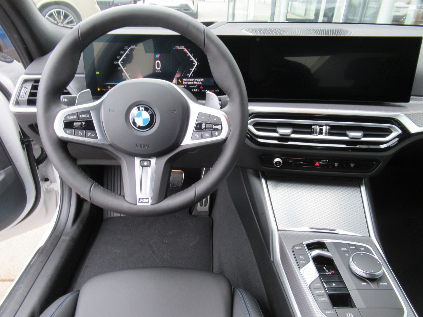 Fahrzeugabbildung BMW 320i Lim. M-Sport AKTION! AHK/HUD/LKH/HiFi