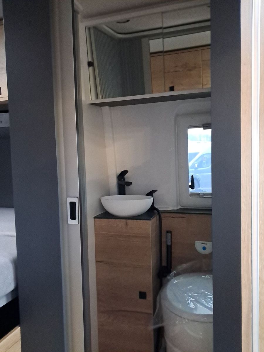 Fahrzeugabbildung Pössl Roadstar X Mercedes 190 PS Autark Paket, AHK