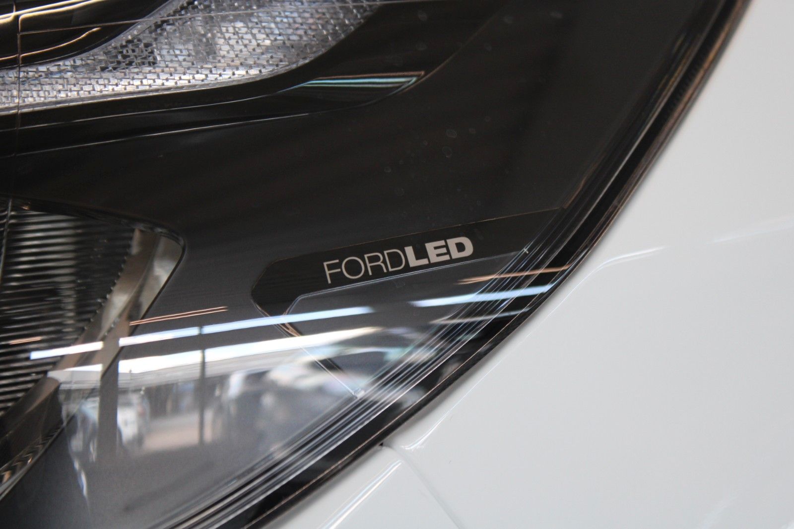 Fahrzeugabbildung Ford E-Transit Custom L1 TREND 9-Sitze AHK NAVI GJR