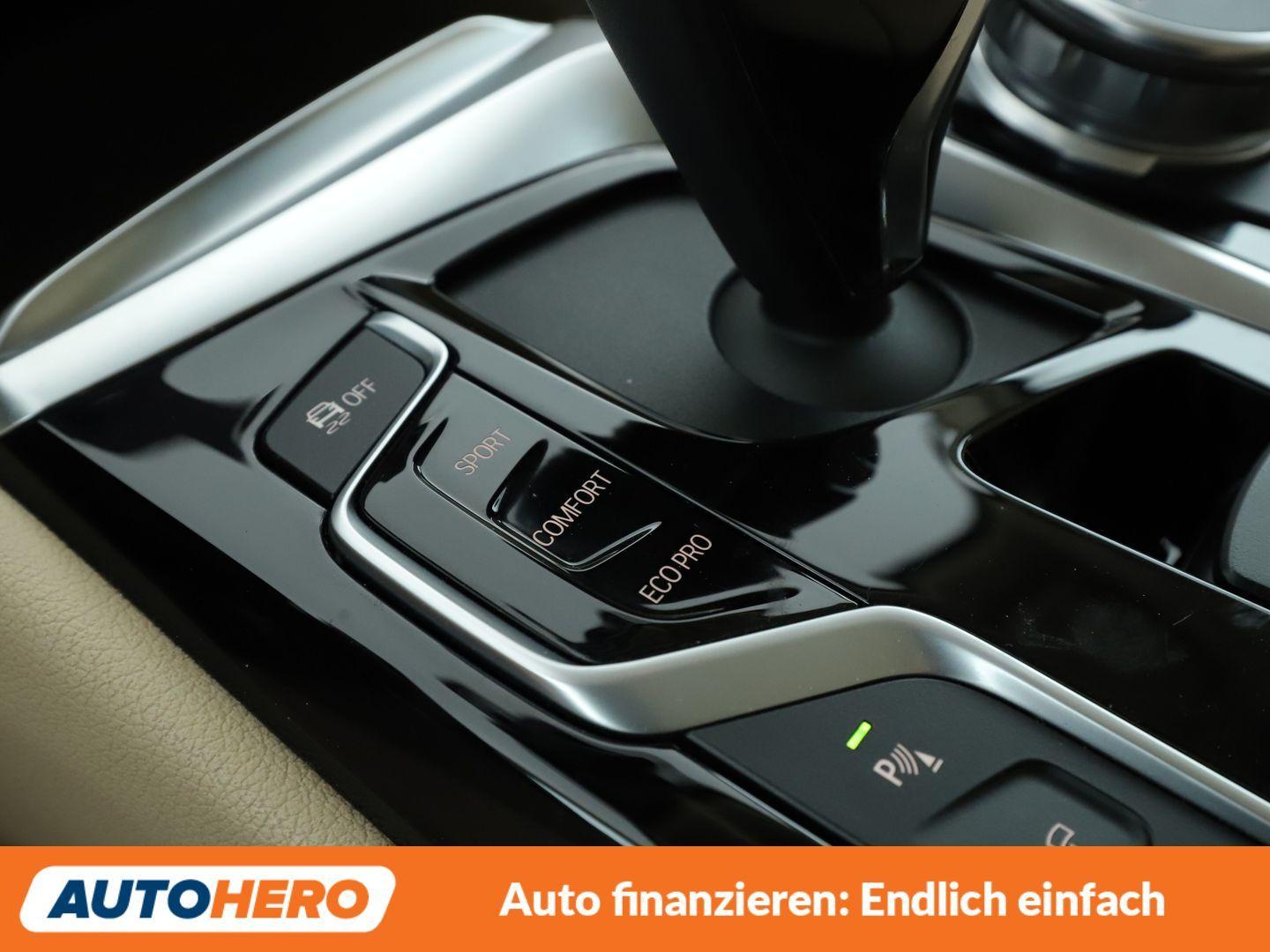 BMW 5er 520i Sport Line Aut.*NAVI*HUD*LED*