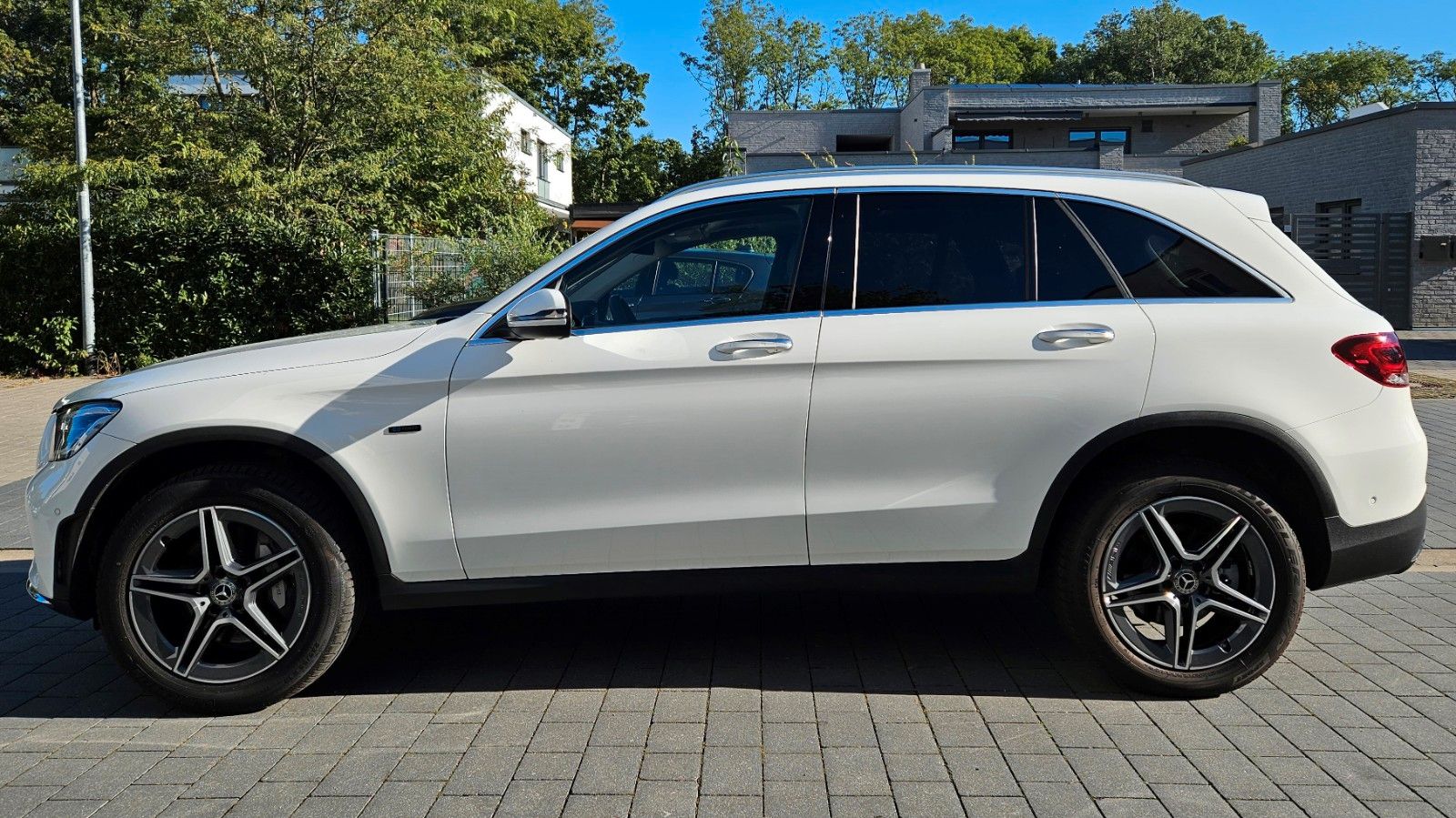 MERCEDES-BENZ GLC 300 de 4MATIC AMG - BATTERIEZERTIFIKAT