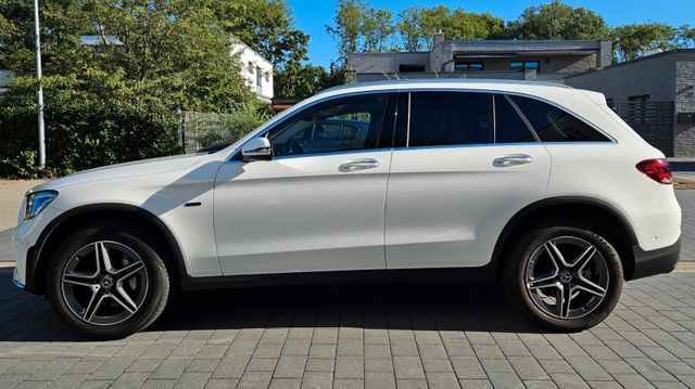 MERCEDES-BENZ GLC 300 de 4MATIC AMG - BATTERIEZERTIFIKAT