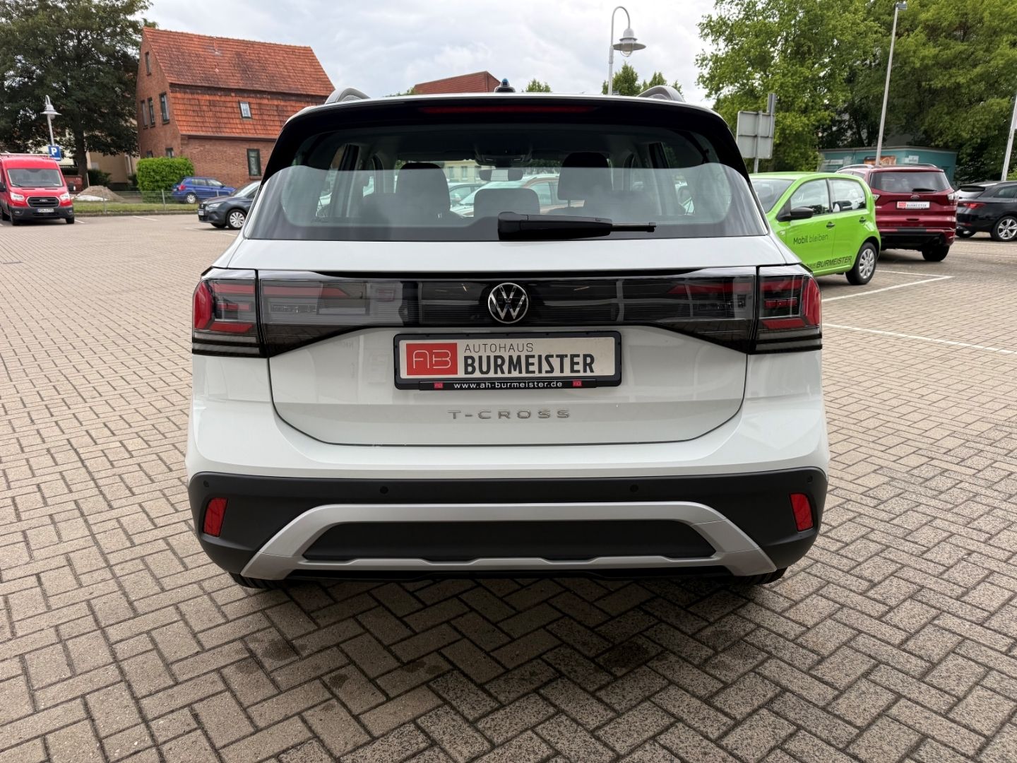 Fahrzeugabbildung Volkswagen T-Cross 1.0 TSI 70 kW Life LED ACC Apple CarPlay