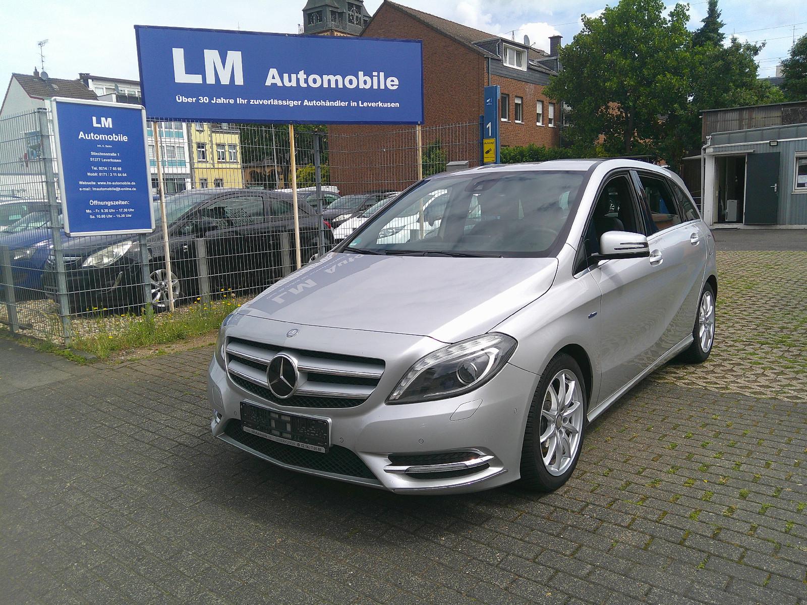 Mercedes-Benz B 180 Autimatik-Navi-Alu-Teilleder-1 Hand