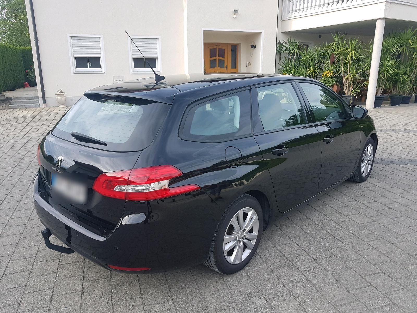 Peugeot 308 2015 — interior