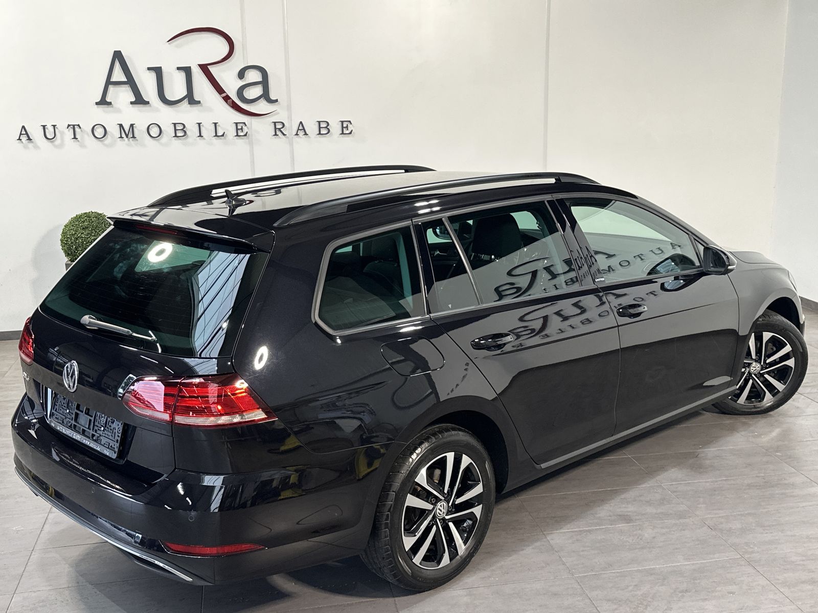 Fahrzeugabbildung Volkswagen Golf Variant 2.0 TDI DSG United NAV+ACC+CARPLAY