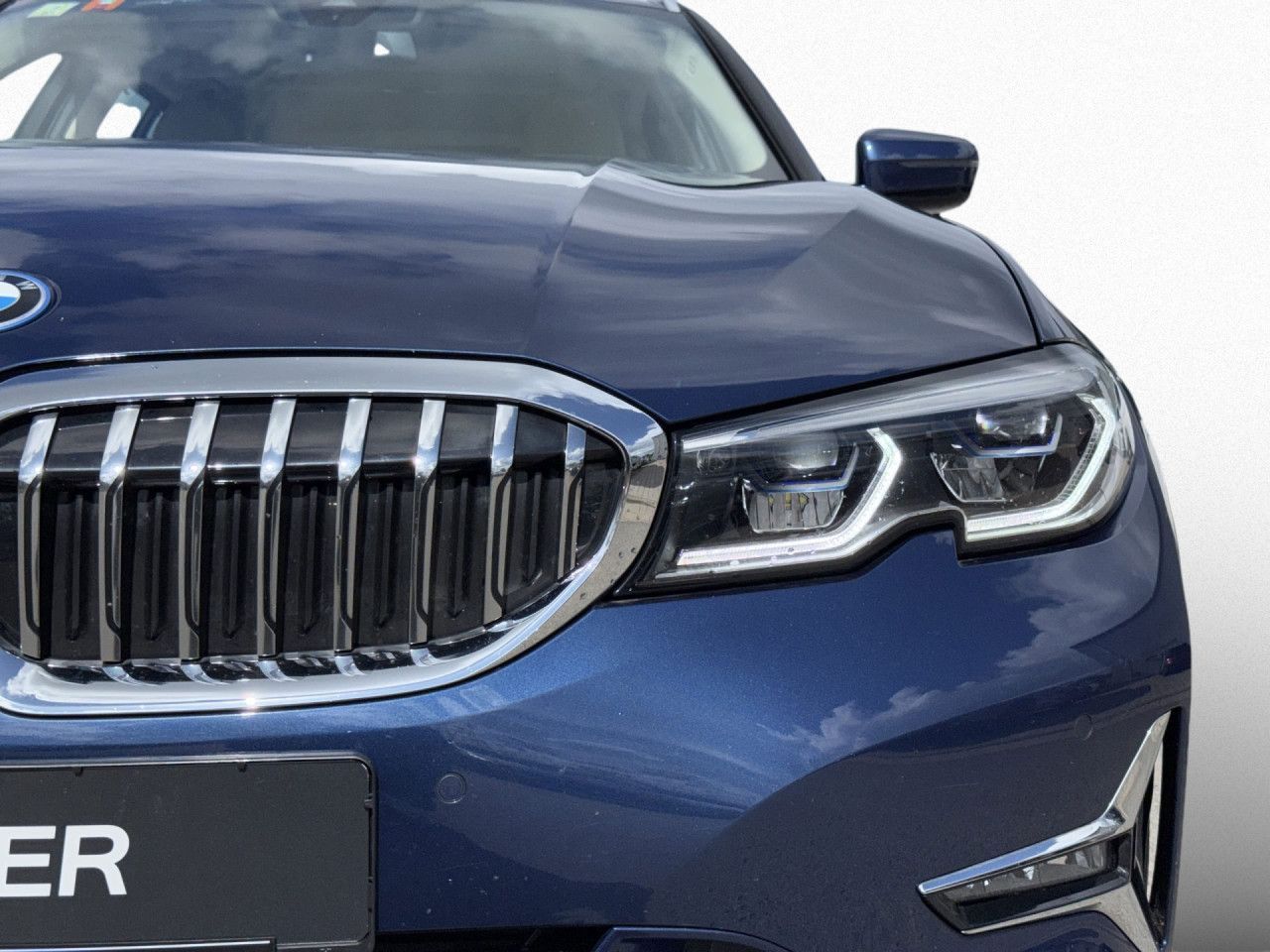 BMW 330e Touring Luxury Line Pano AHK Laser HUD foto 9
