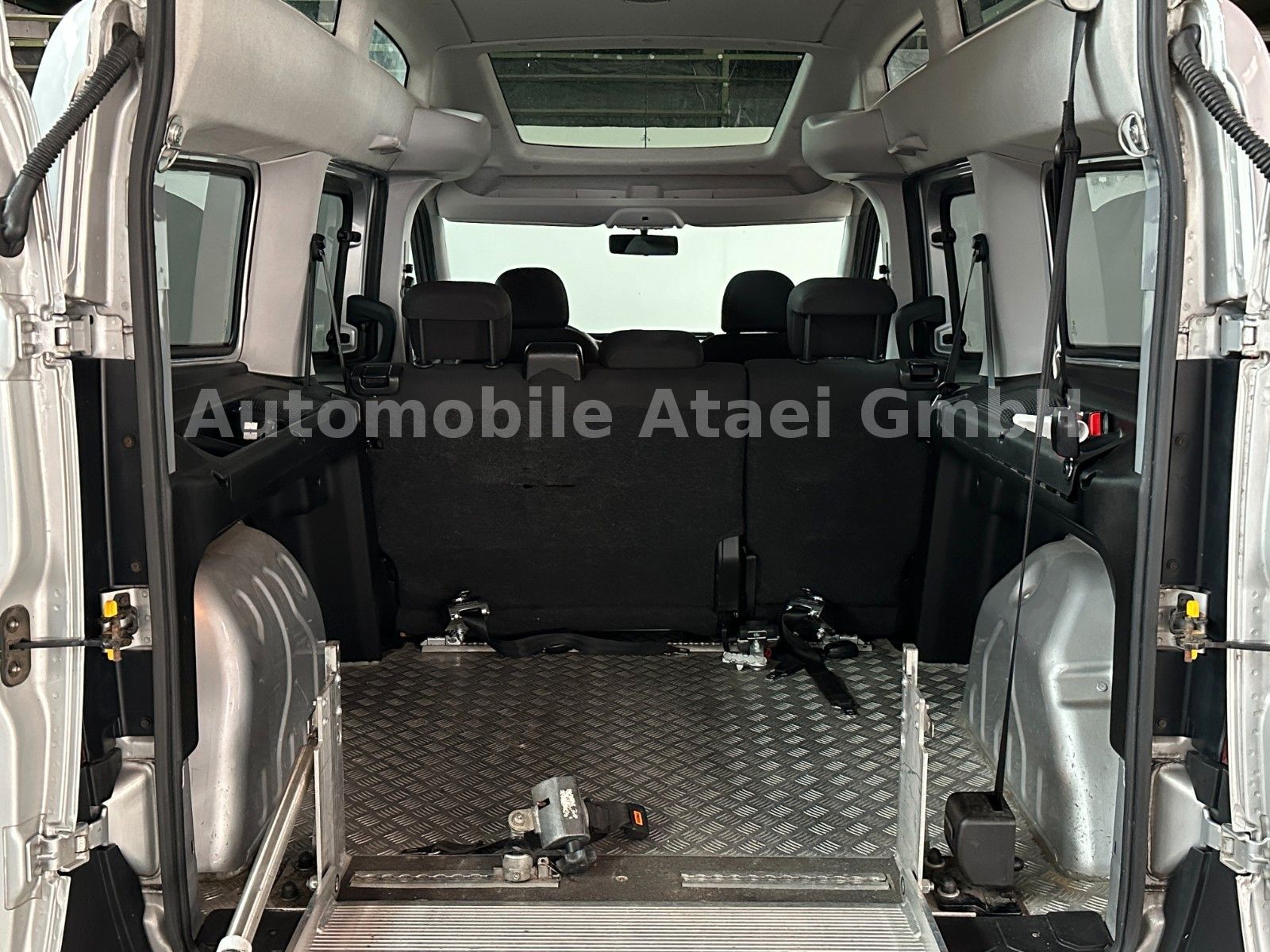 Fahrzeugabbildung Opel Combo 2.0 CDTi *Rollstuhlrampe* KLIMA (4703)