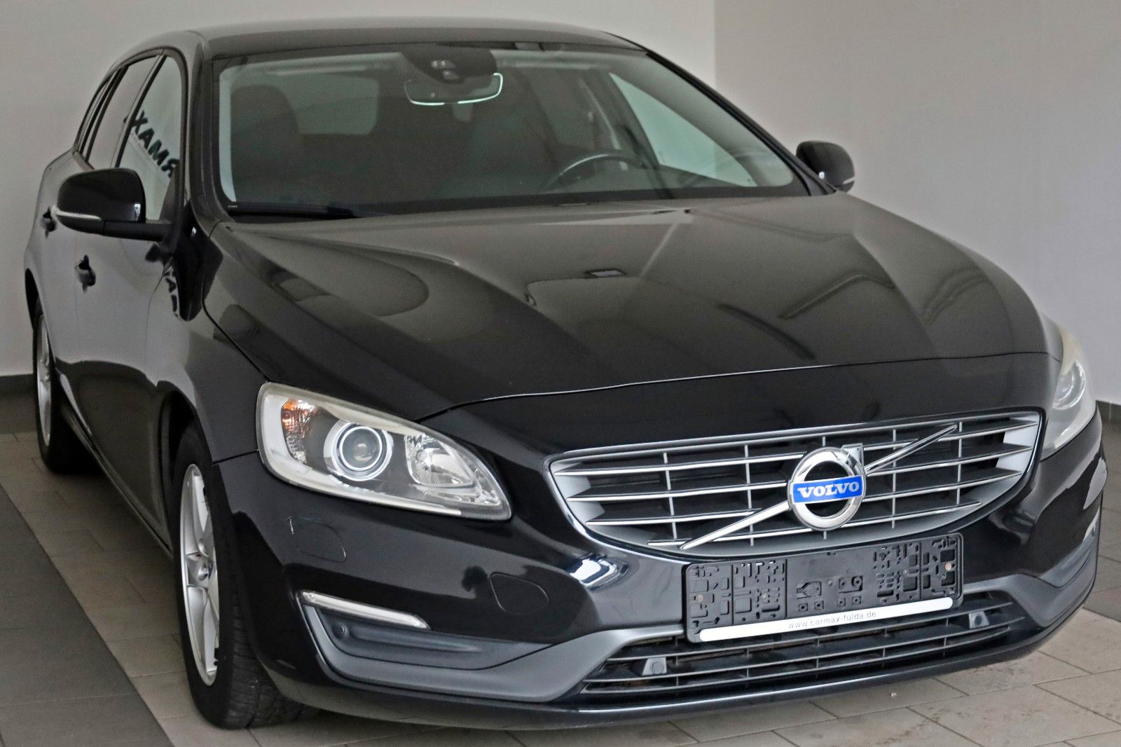 Fahrzeugabbildung Volvo V60 Kombi Business Edition Xenon,Navi,Harman/K,