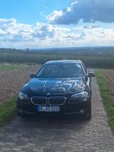 BMW 530d touringSCHECKHEFT GEPFLEGT/EINPARKASSISTENT - BMW 530 aus 2010: Kombi