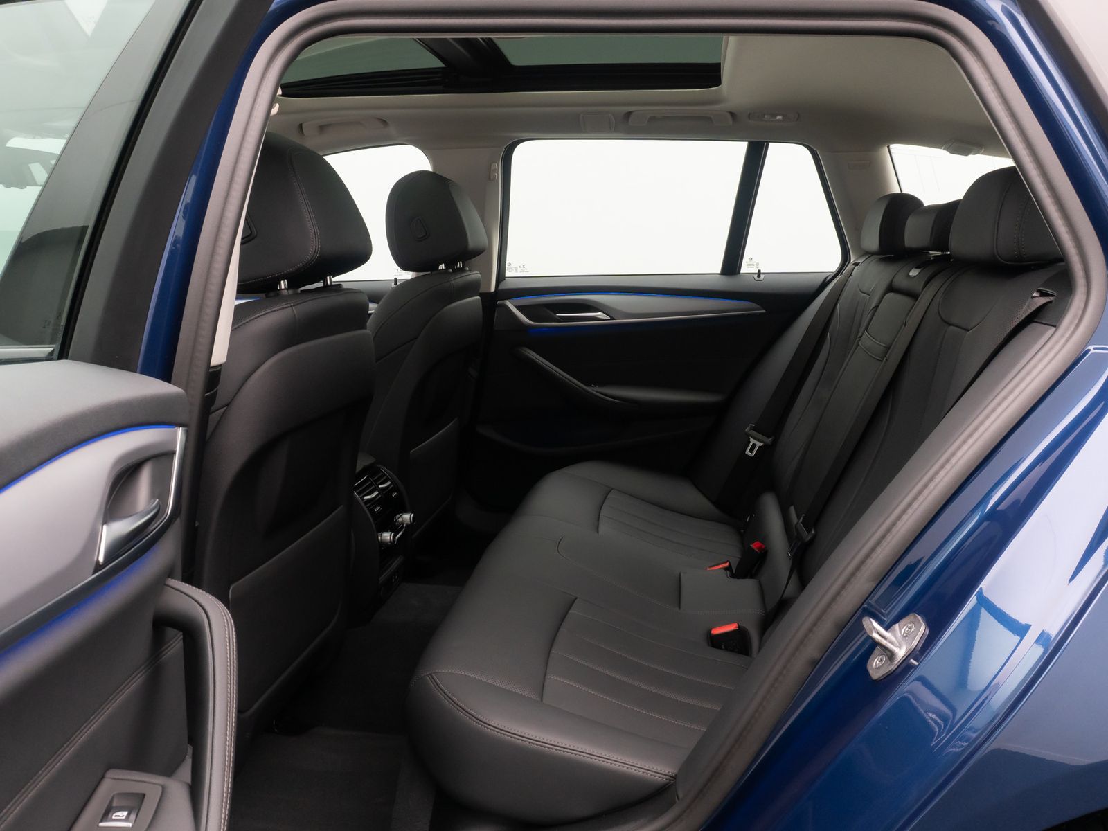 Fahrzeugabbildung BMW 540d xD Panorama Kamera DAB HiFi Lenkrhzg Sport