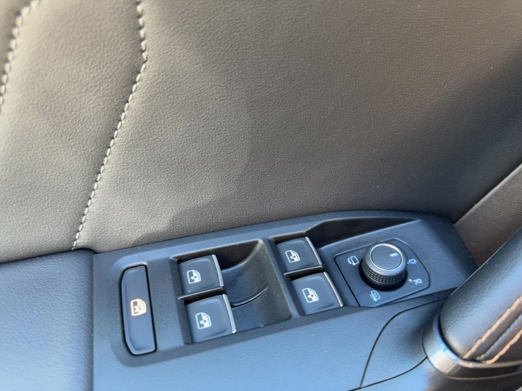 Fahrzeugabbildung CUPRA Leon ST e-HYBRID WINTER NAVI ACC elektr. HECKKL.