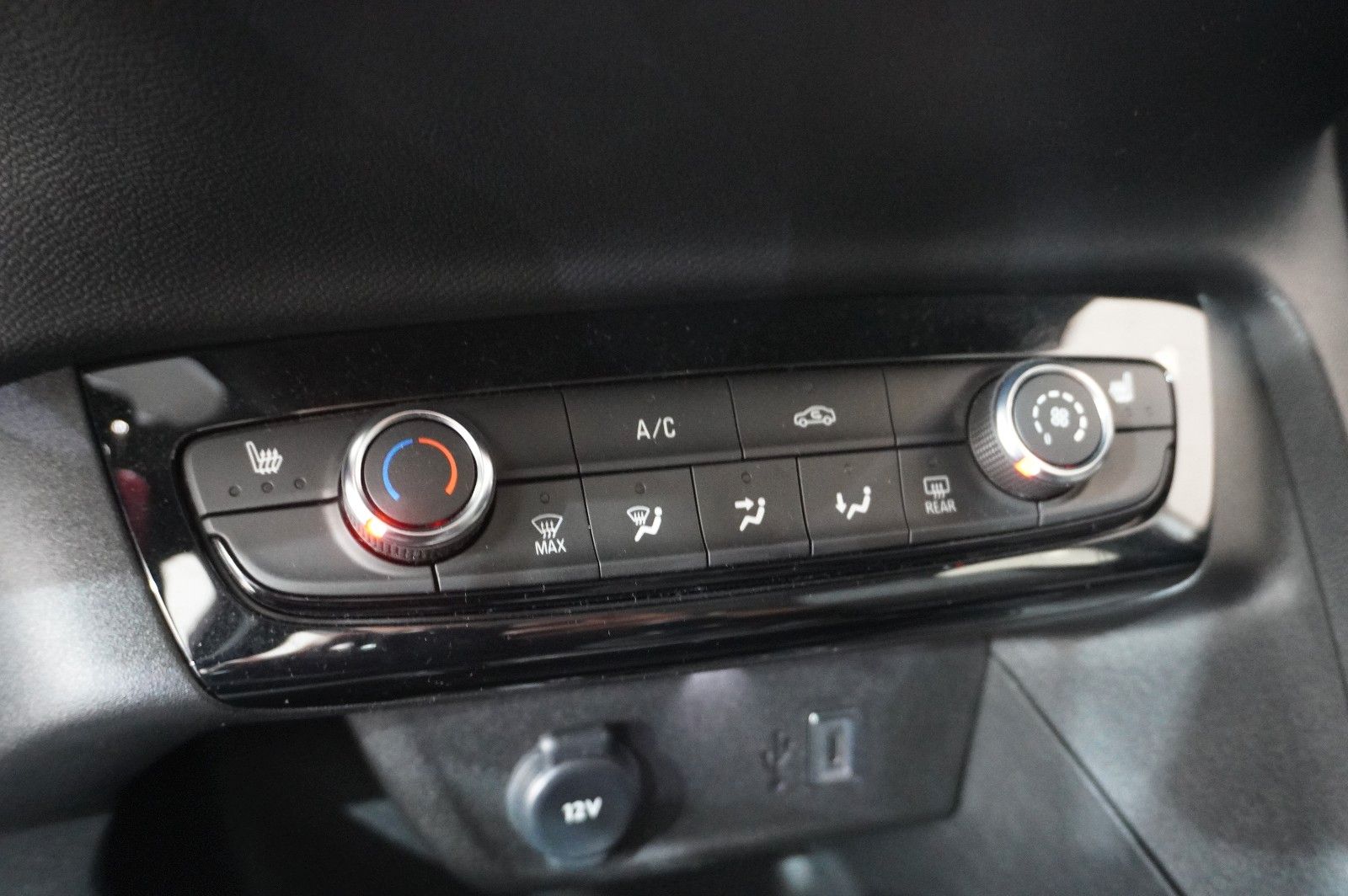 Fahrzeugabbildung Opel Corsa F 1.2 FACELIFT NAVI/LED/KAMERA/VIRTU./DAB+