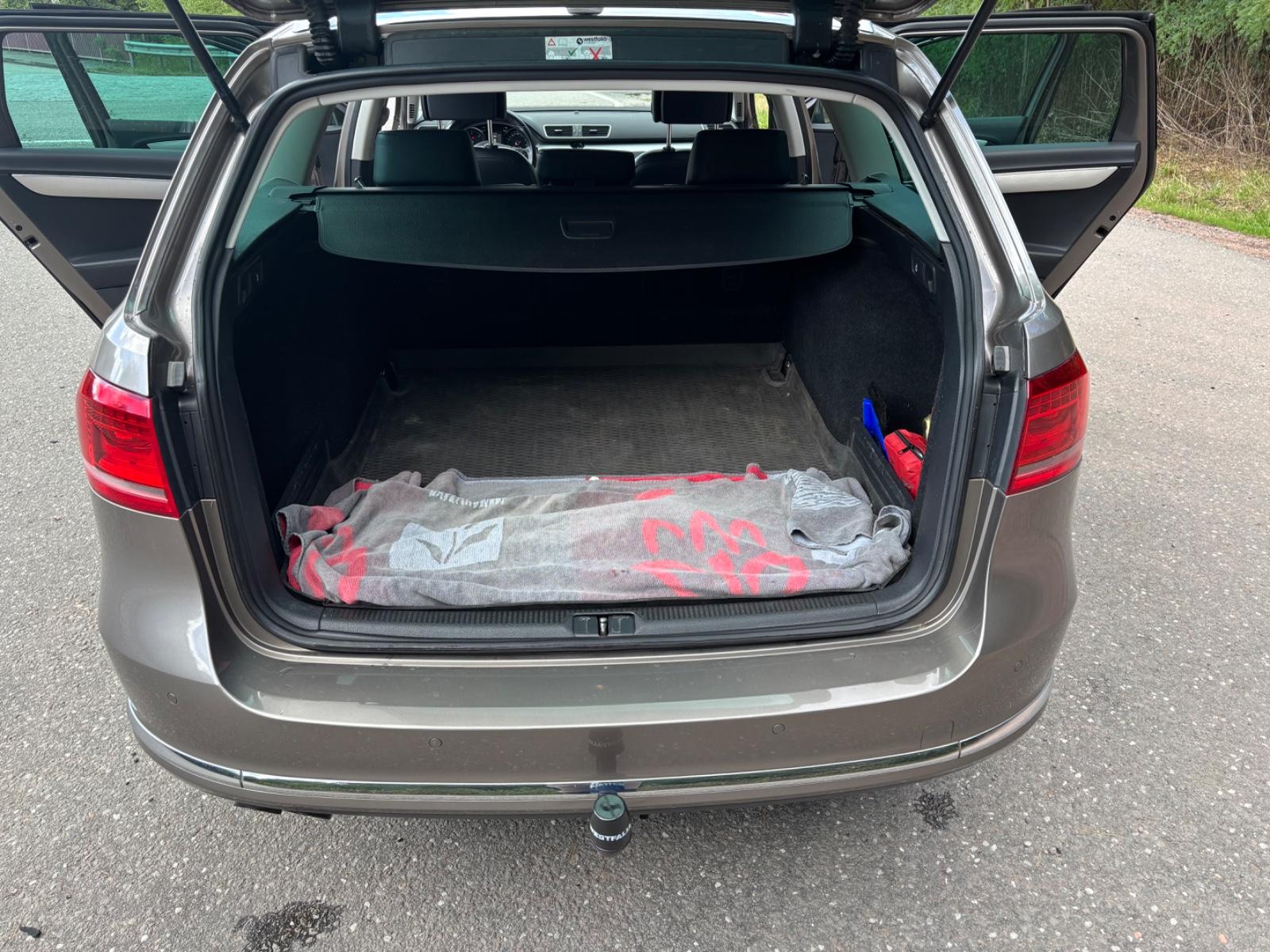 Volkswagen Passat 2012 — photo 14