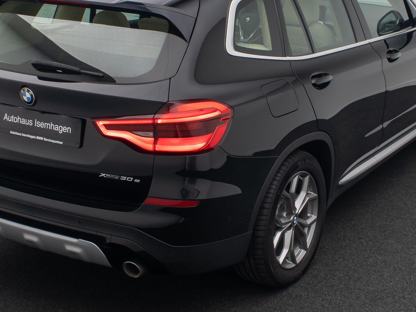 Fahrzeugabbildung BMW X3 xD30e xLine 360°HUD DAB HIFi Panorama Komfort