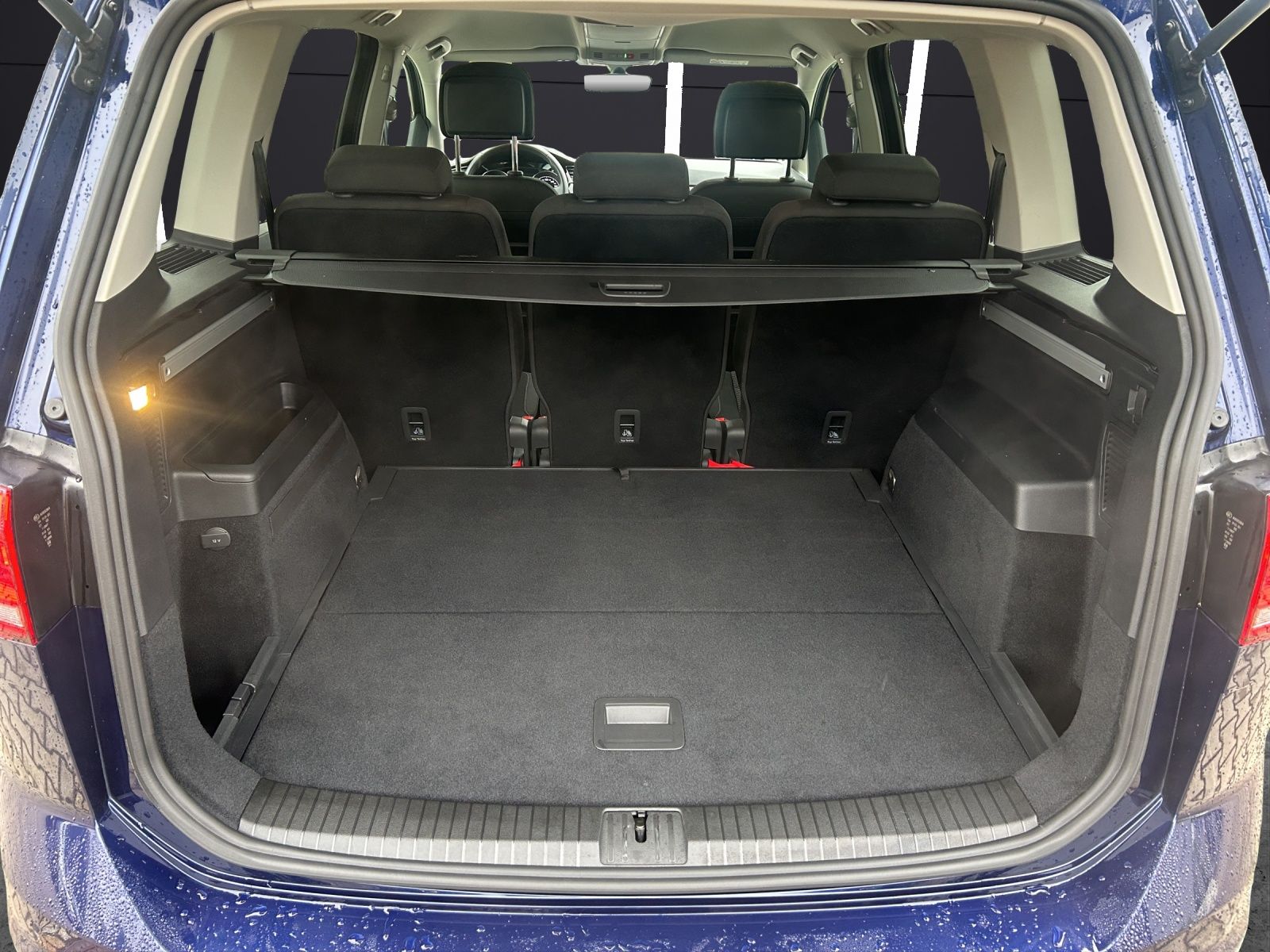 Fahrzeugabbildung Volkswagen Touran TDI Comfortline Navi PDC SH LM