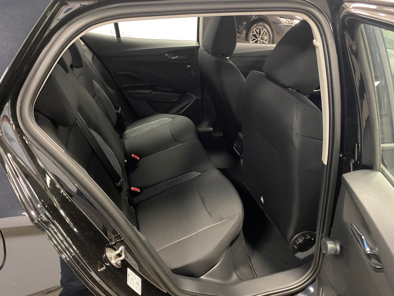 Fahrzeugabbildung SKODA Fabia 1.0l TSI 85kW Essence+SITZHEIZUNG+APP+KLIM