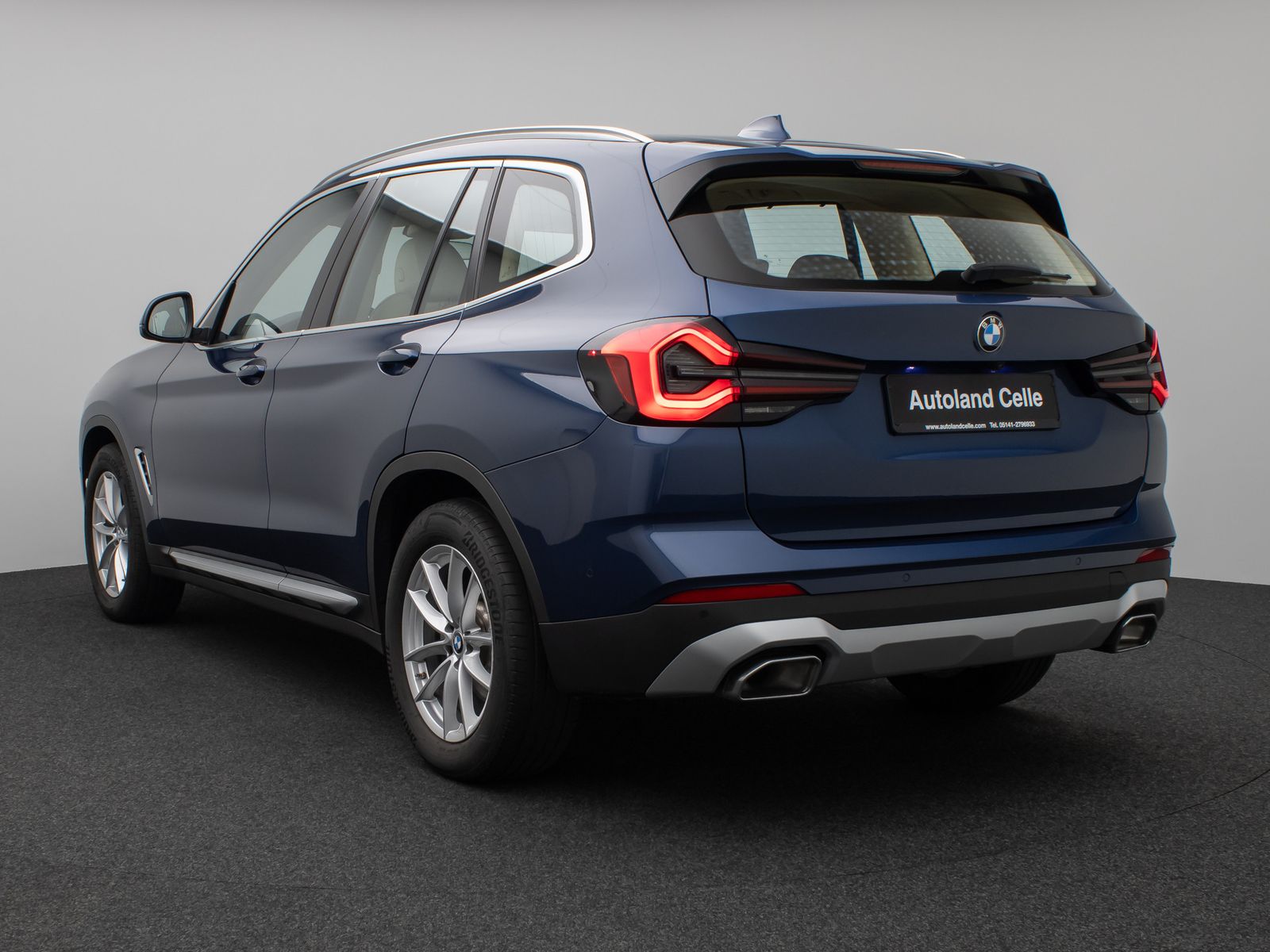 Fahrzeugabbildung BMW X3 xD20d Kamera HUD DAB HiFi Komfort Leder Sport