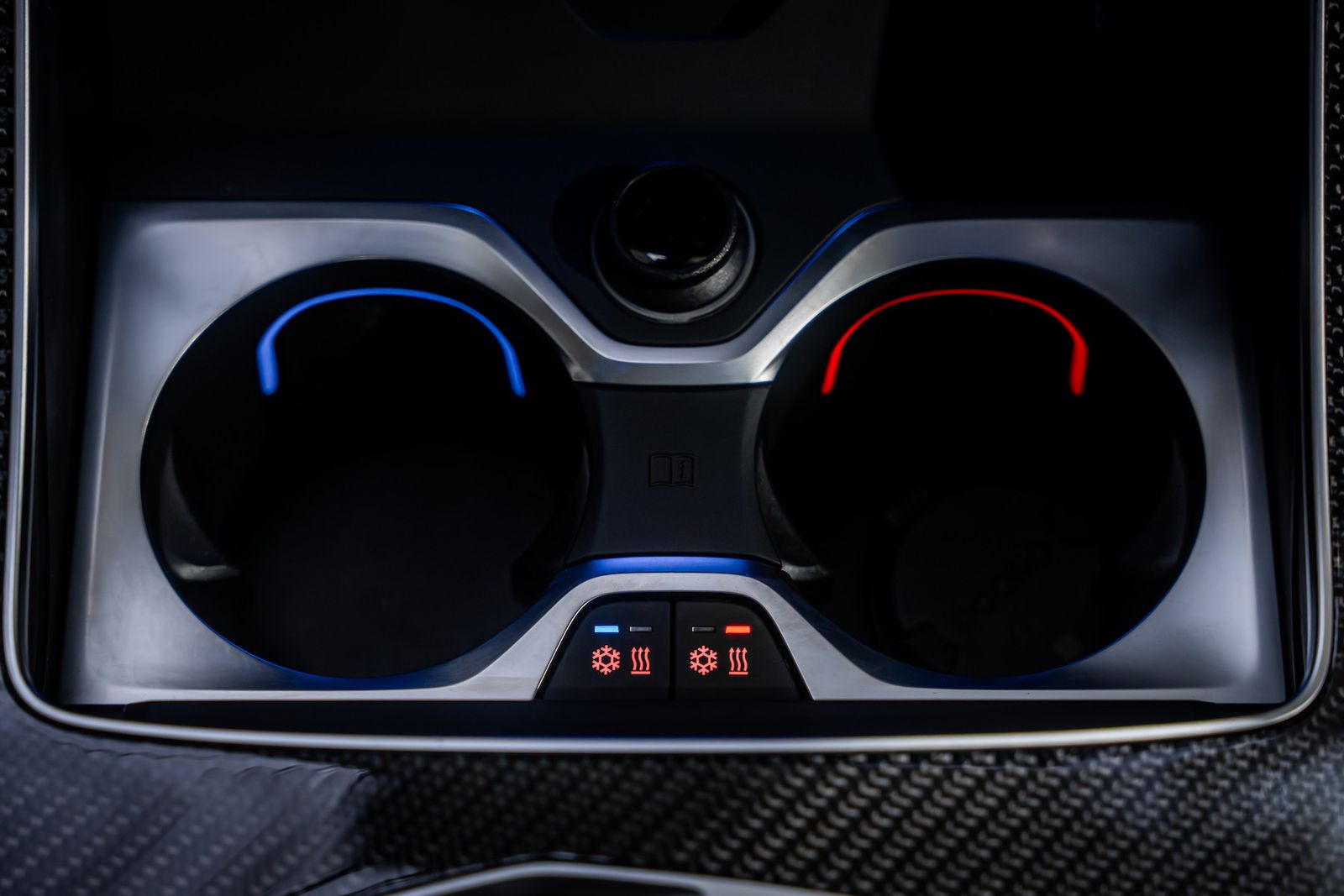 Fahrzeugabbildung BMW X5 40d xDrive M-SPORT PRO|AHK|CARBON|LUFT|ICONIC