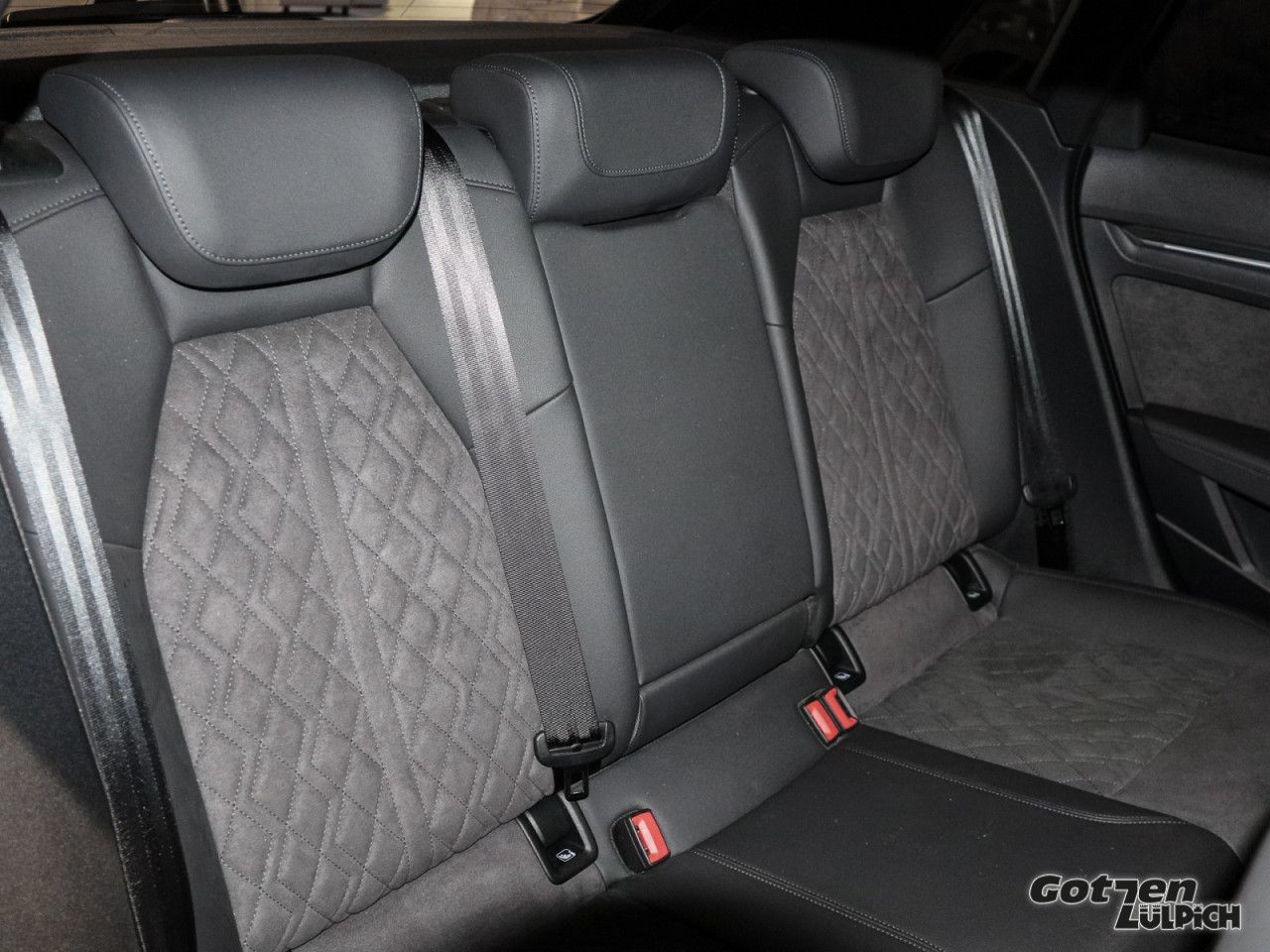 Fahrzeugabbildung Audi RS3 Sportback 2.5 TFSI Matrix LED Bluetooth Navi