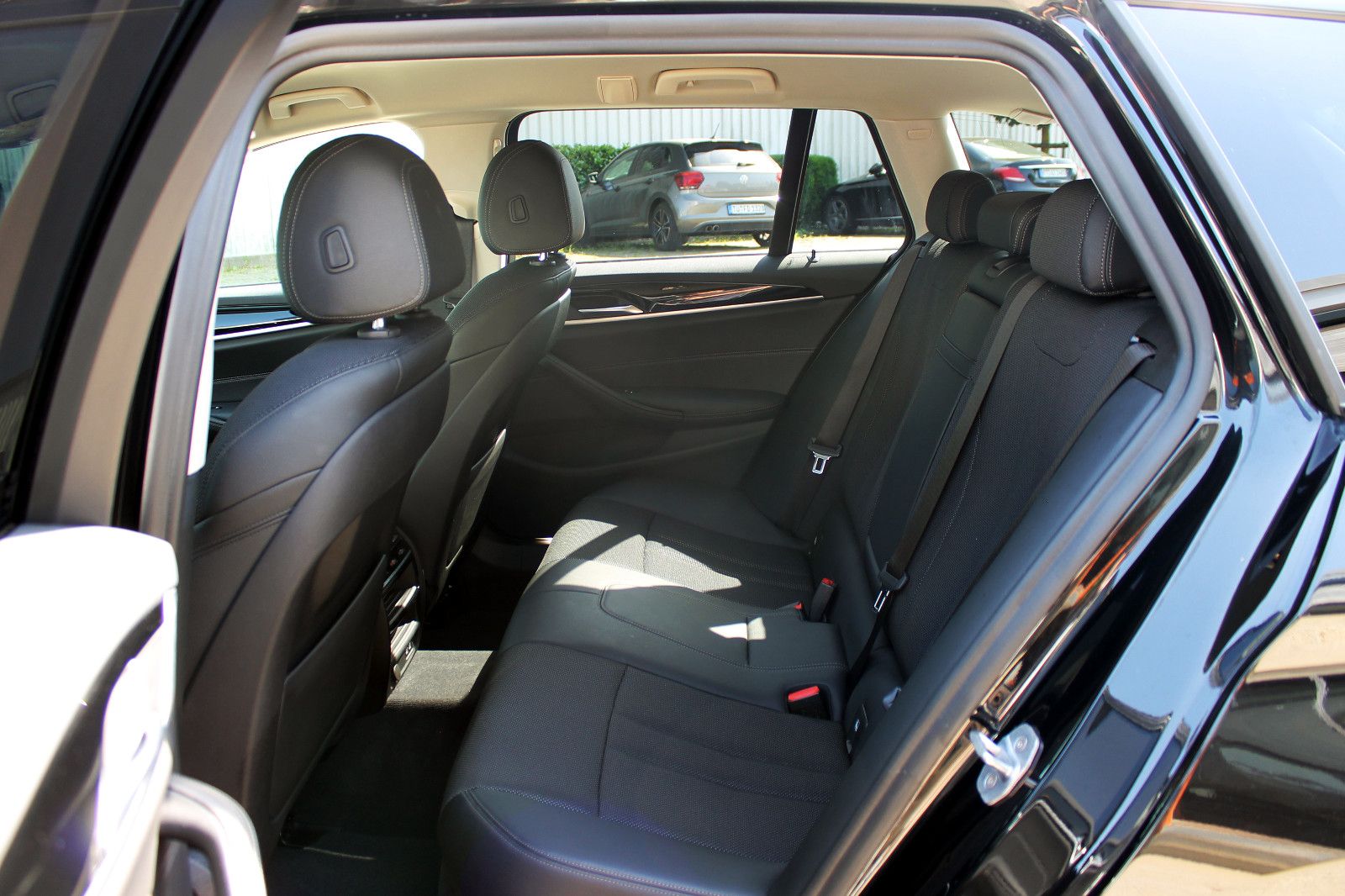 Fahrzeugabbildung BMW 530i Touring Steptr. Sport-Line LED HUD KAM ACC