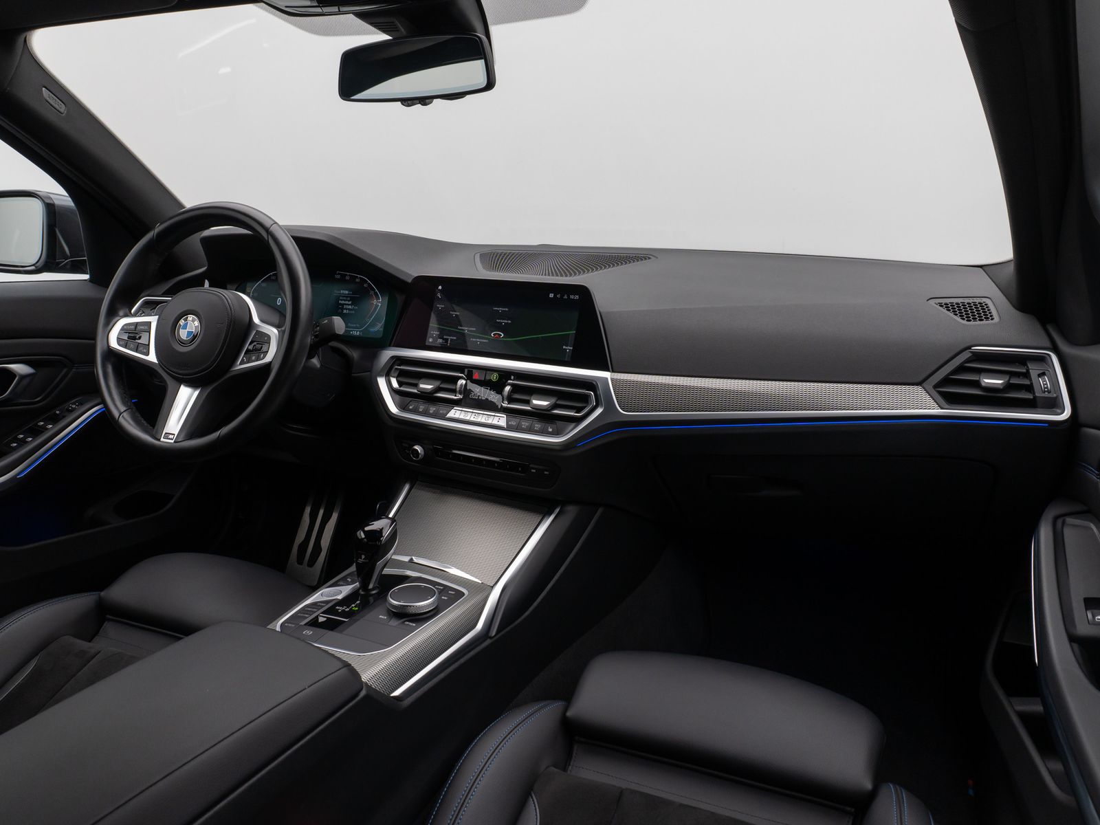Fahrzeugabbildung BMW 330i xD M Sport Kamera Laser HUD DAB Komfort 19"