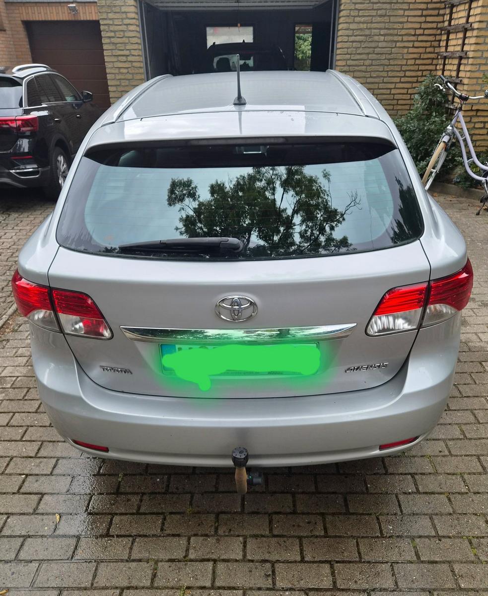 Toyota Avensis 2012 — photo 5