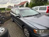 Volvo V70 D5 AWD Momentum Momentum - Volvo V70 mit Diesel-Antrieb: Leder, Allradantrieb