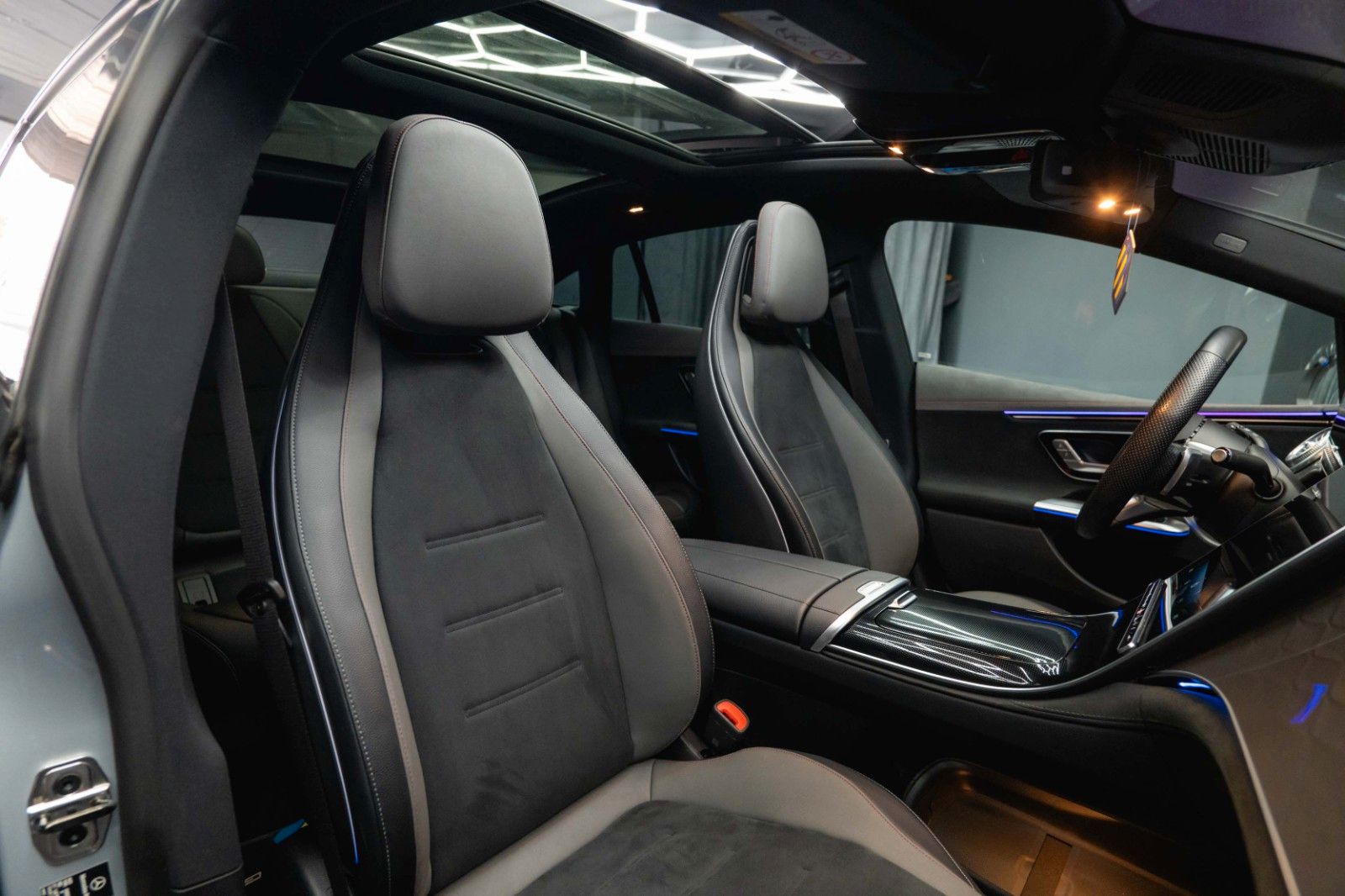 Fahrzeugabbildung Mercedes-Benz EQE 350+ AMG Night | Batterie NEU 100% | Pano