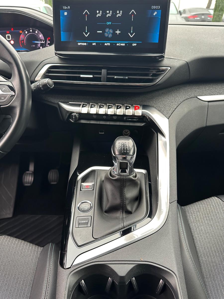 Peugeot 3008 PureTech 130 Allure Pack NAV+LED+KAM