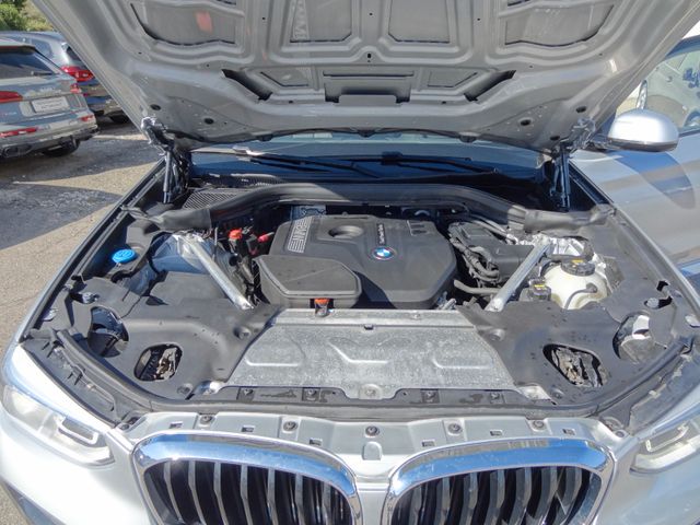 Fahrzeugabbildung BMW X4 xDrive 30i M Sport/Pano/KAM/HUD/AHK/2.Hd/