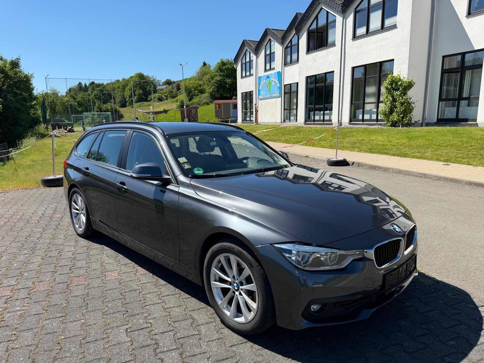 BMW 330d Touring Luxury Line Automatic Luxury Line