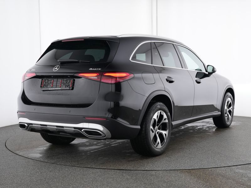 Fahrzeugabbildung Mercedes-Benz GLC 300 e 4M Avantgarde AHK+Memory+Totw+Ambi+Kam