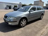 Skoda Octavia Combi Elegance Aut. -XENON + LEDER + AHK - Skoda Octavia aus 2006: Elegance