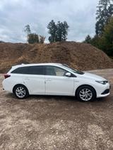Toyota Auris Touring Sports Touring S. Hybrid 1,8-l... - Toyota Auris Touring Sports mit Benzin-Antrieb: Automatik