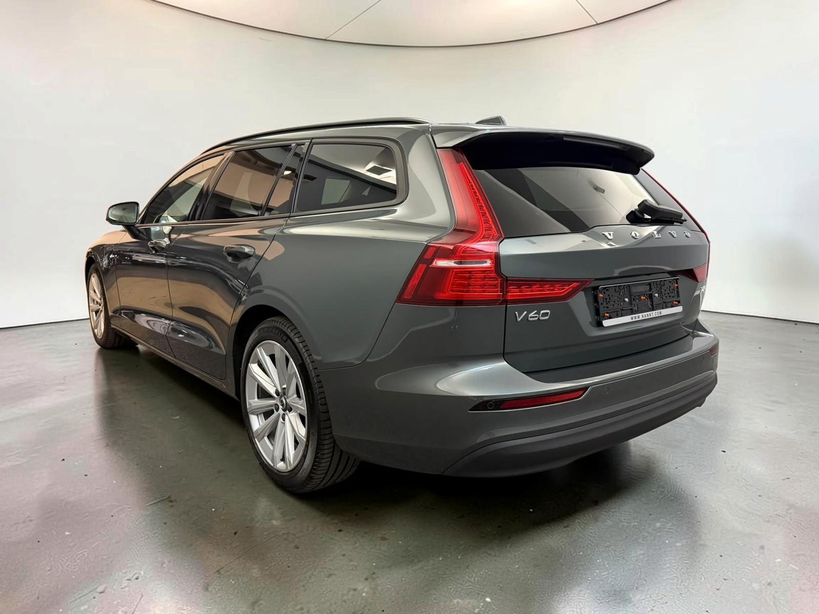 Volvo V60 Kombi Core Hybrid AWD*ACC*AHK*LED*KEYLESS