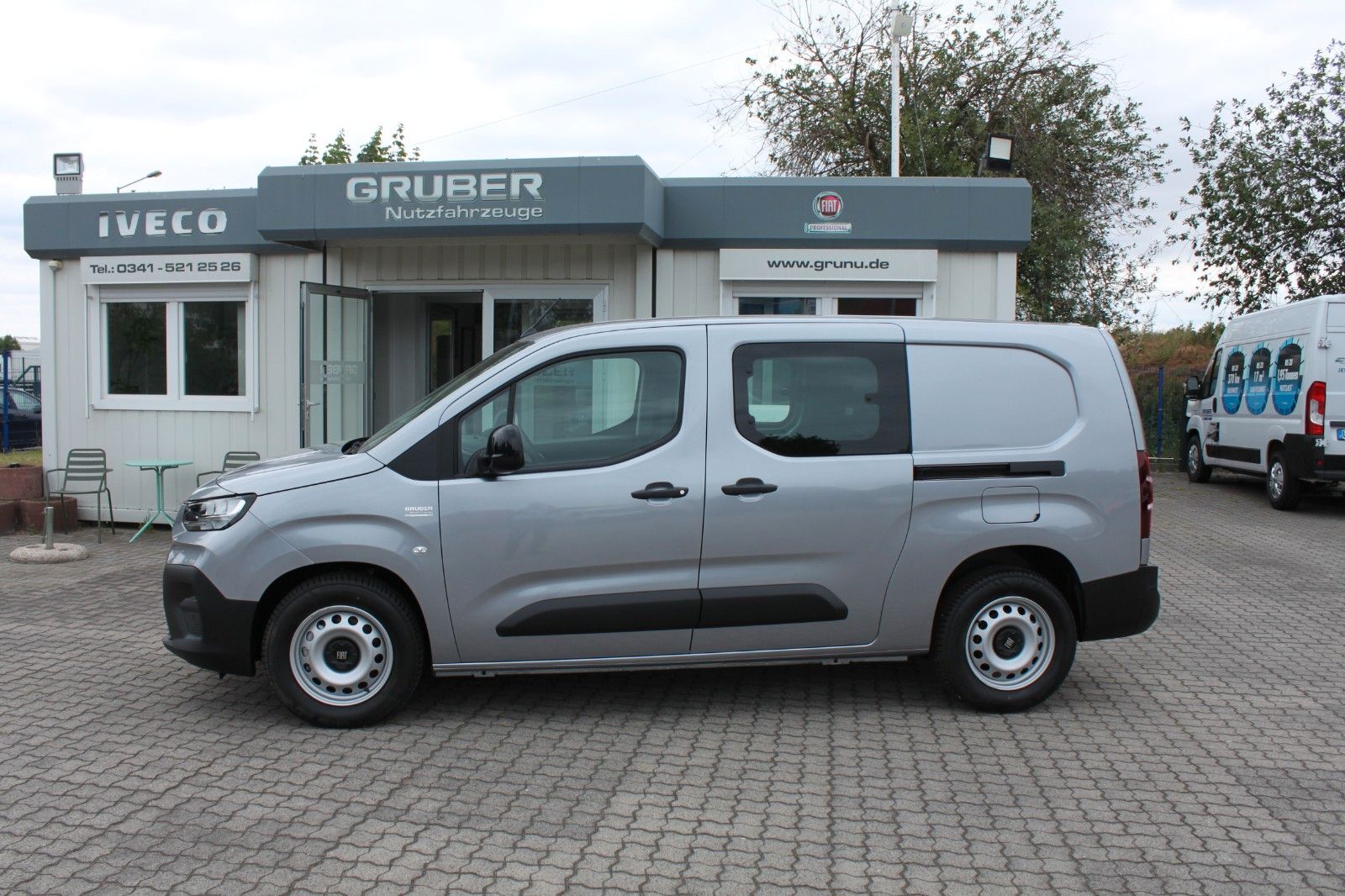 Fahrzeugabbildung Fiat serie 3 Doblò L2 Multicab 1.5 BlueHDi 131PS