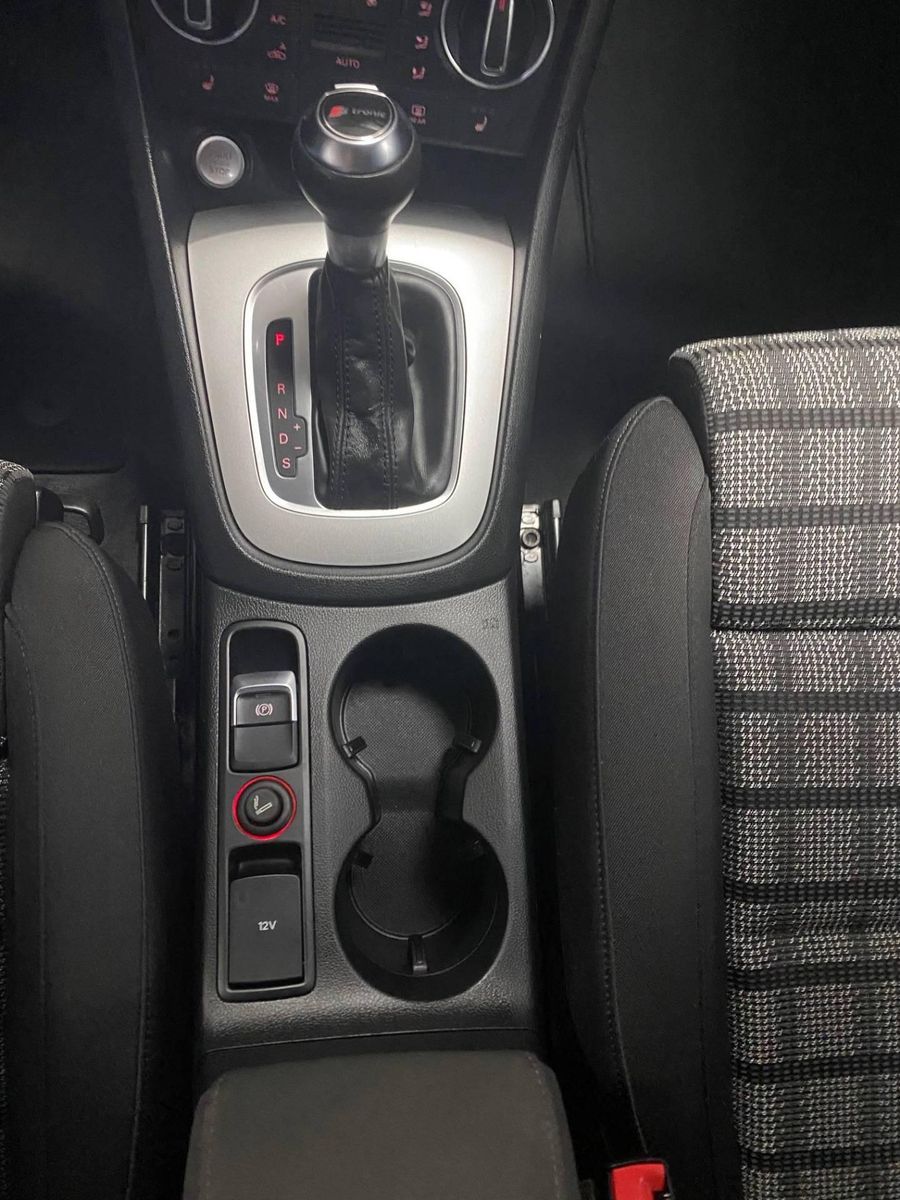 Fahrzeugabbildung Audi Q3 1.4 16V TFSI Sport+AHK+NAVIGATION+Keyless+PDC