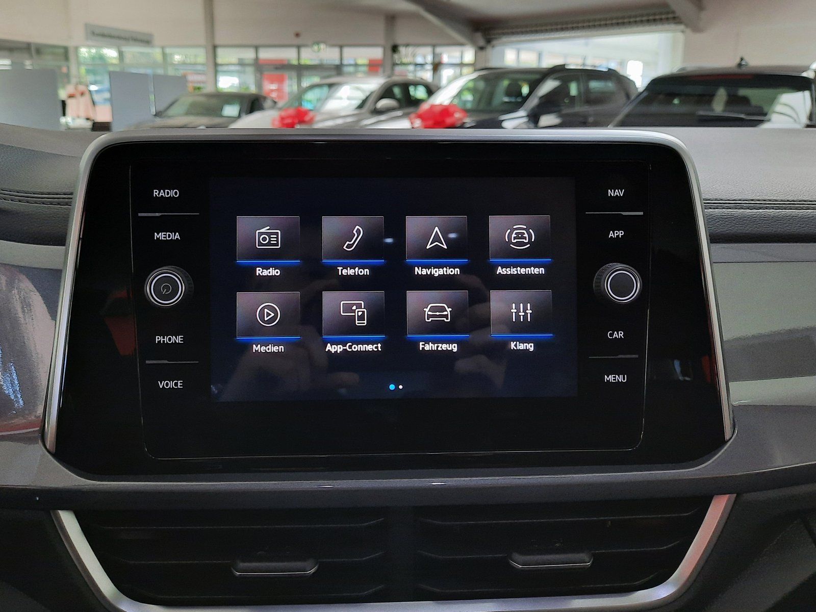 Fahrzeugabbildung Volkswagen T-Roc Style TSI *AHK*Navi*LED*PDC*Sitzhzg*ACC*