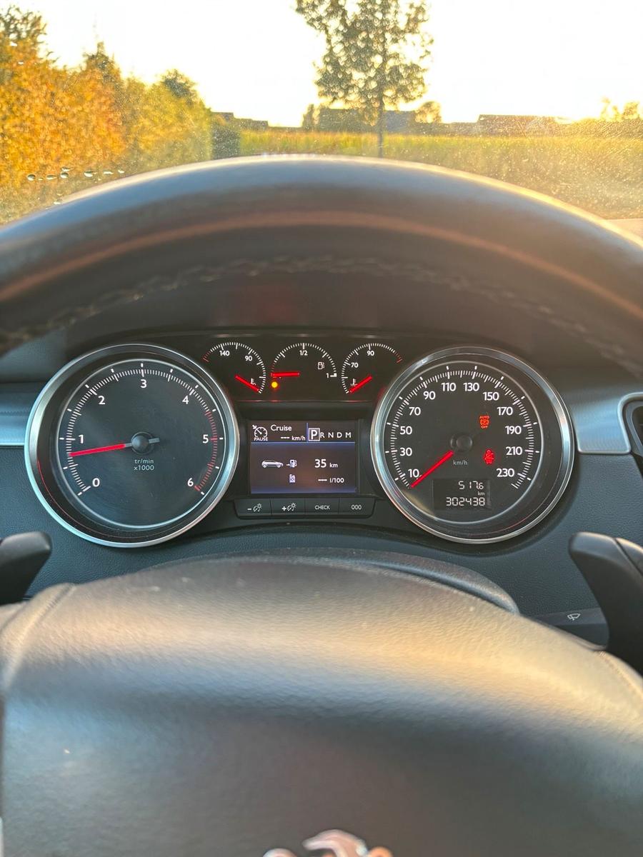 Peugeot 508 2012 — photo 9