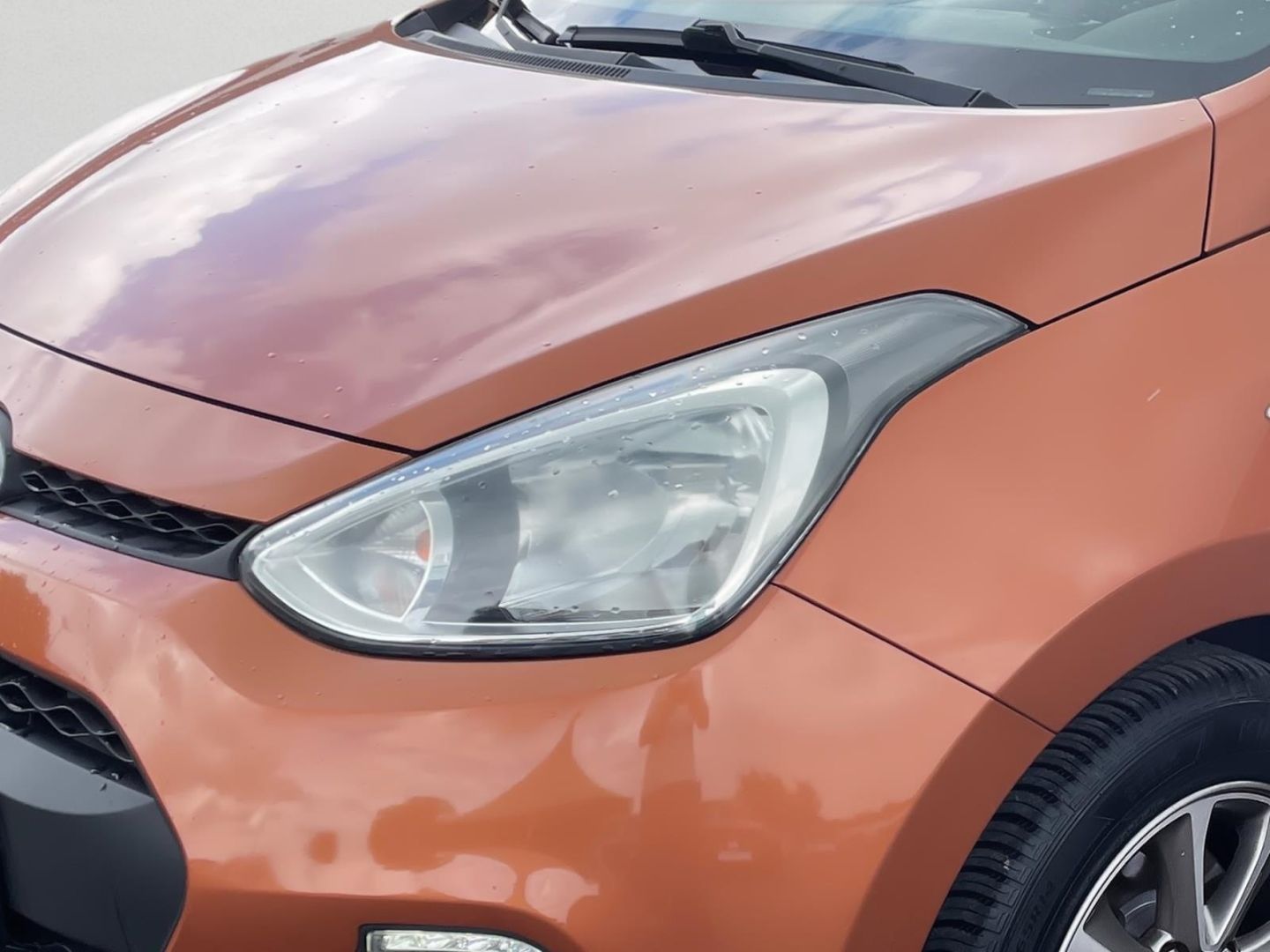 Fahrzeugabbildung Hyundai i10 1.0 FIFA WORLD CUP ALLWETTER+KLIMA+SHZ